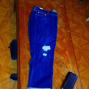 Levi boyfriend hypercut in mid-risesize 26W with tags never worn